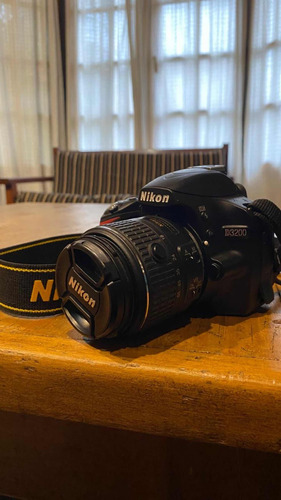 Cámara Nikon D200 + Lente 18-55mm