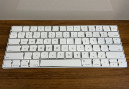 Teclado - Magic Keyboard Apple A1644