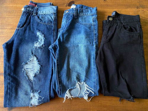 Jeans Talle 10 Con Roturas Nuevos Y Con Una Postura De Nena