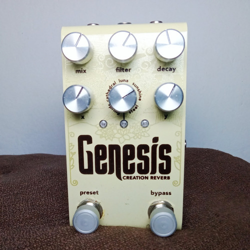 Pedal De Efeito King Pedals Genesis Pro  Creme