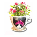 Maceta De Taza Grande Con Mujer Con Flores Rojas