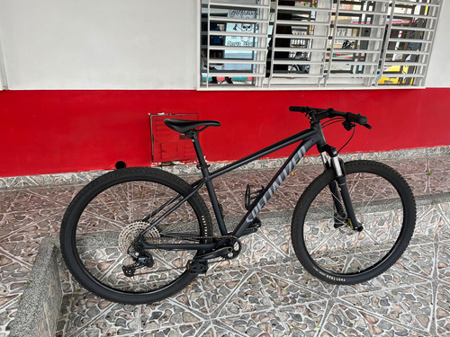 Se Vende Specialized Rockhopper 2022 Talla L  Grupo Shimano