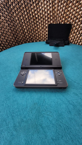 Nintendo Dsi Xl Lite   Negro 2 Estuches Y 27 Juegos Original