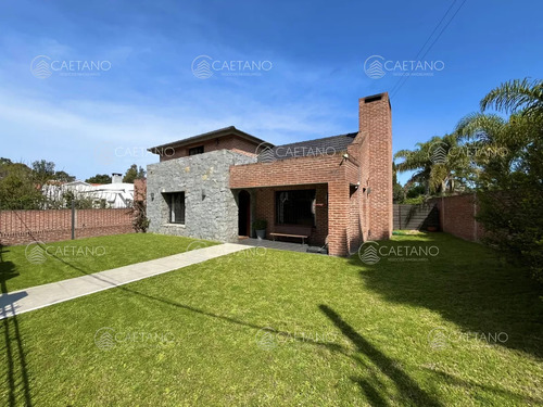 Venta Espectacular Casa En Punta Del Este, Pinares - 4 Dormitorios - Imagen 3