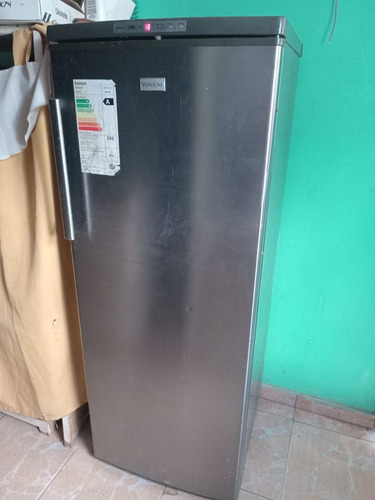 Freezer Vertical 1,45 De Alto 55 Cm De Ancho