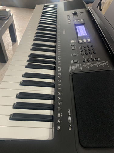 Teclado Yamaha Psr-e373 61 Teclas / Sensitivo