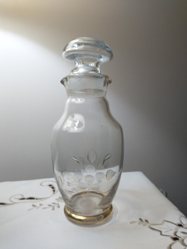 Botella De Vidrio Antiguo Con Detalles Dorados