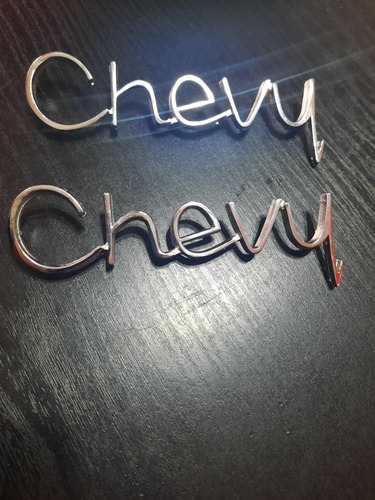 Chevrolet Insignia Chevy Lateral De Metal Cromado Original. Foto 2