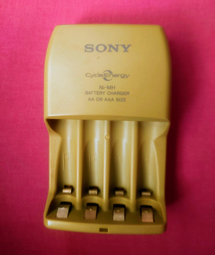 Cargador Sony Para Baterías Aa