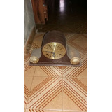 Reloj Antiguo De Mesa Solo Caja A Moderno Máquina Común. 