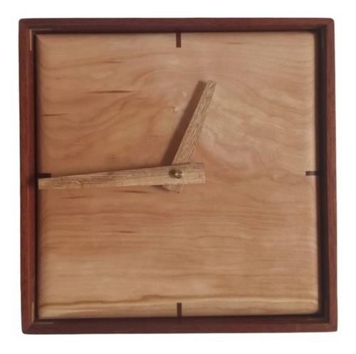 Reloj De Pared Artesanal En Madera Maciza Mov Continuo 