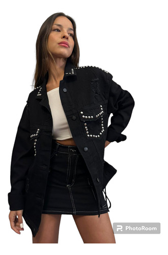 Campera Oversize Negro Con Tachas 