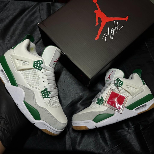 Jordan 4 Pine Green 26