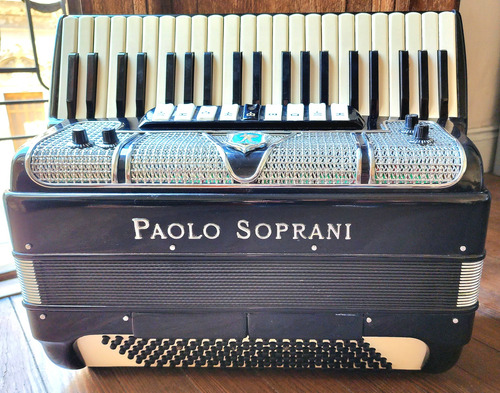 Acordeón Paolo Soprani. No, Hohner Excelsior 