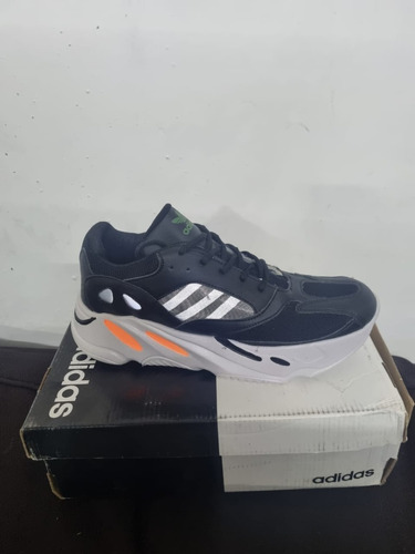 Tenis Jezzy Plataforma Unisex Negro adidas Talla 26