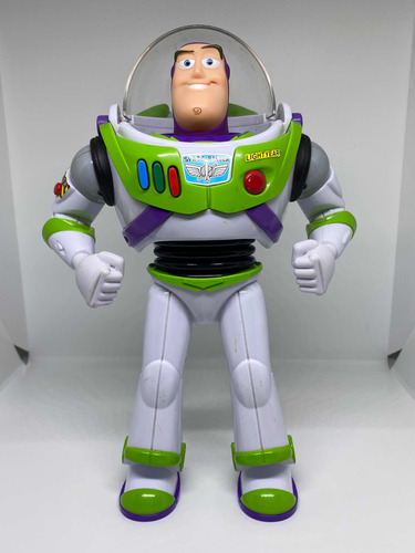 Figura Buzz Lightyear Tamaño Real Toy Story Puños Cerrados