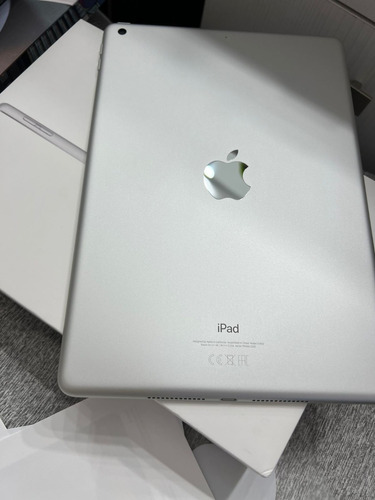 Apple iPad (9ª Generación) 10.2  Wi-fi 256gb - Color Plata