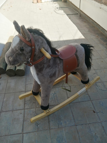 Caballo De Madera Y Peluche Mecedor Con Sonido. 