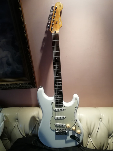 Guitarra Eléctrica Fender Stratocaster Alpine White Mex Rose