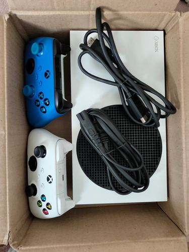 Consola Xbox Series S 500gbs, 2 Controles, 3 Juegos Incluido