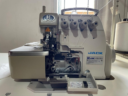 Maquina Overlock 4 Hilos. Jack 768b Industrial Seminueva