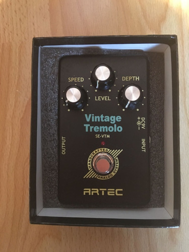 Pedal De Efecto Tremolo Para Guitarra Artec Tremolo Vintage 