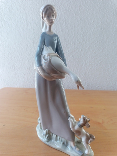 La Campesina Figura Decorativa Marca Lladró Porcelana Fina 