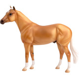 Breyer Horses Traditional Series Ideal Series - Palomino | E