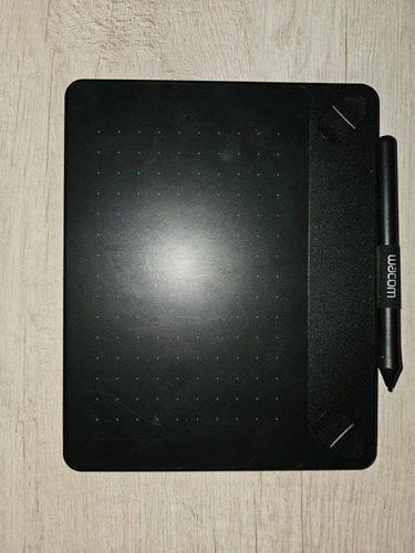 Tableta Gráfica Wacom Intuos Pen & Touch Small Black