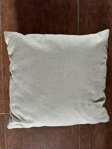 Almohadón Beige Usado 50cm