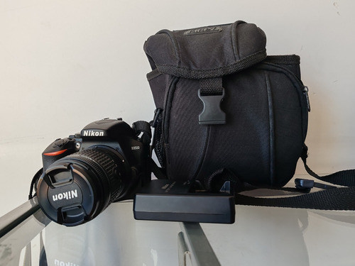 Vendo Nikon D 3500 