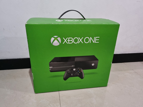 Xbox 360 (con Kinect) Usado Incluye 2 Controles Y 2 Juegos