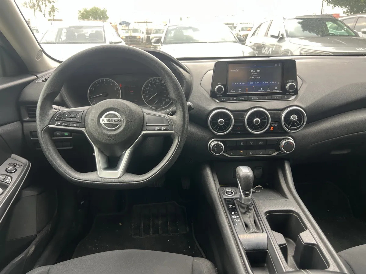 Nissan Sentra 2023 - Imagen 9
