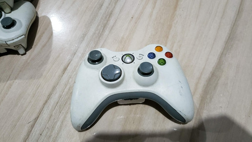 Controle Do Xbox 360 Branco Sem A Tampa Das Pilhas. L8