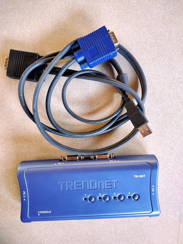 Kvm 4 Puertos Trendnet Tk-407k Usb Vga Color Azul