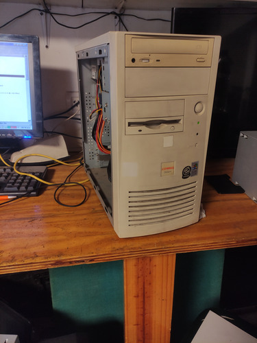 Cpu Compaq Deskpro Dr742e Con Windows 98 Original. Intel