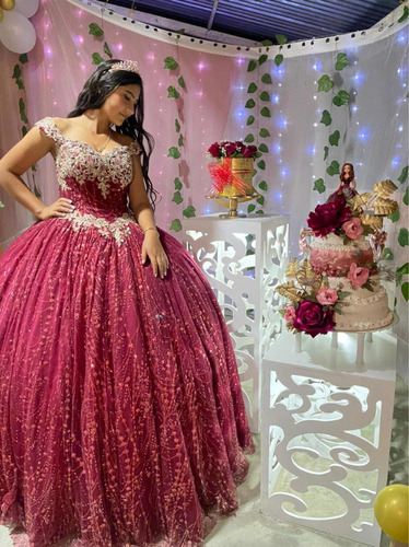 Hermoso Vestido De 15 Quince Años Americano Rojo- Vinotinto