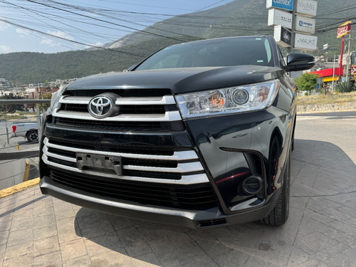 Toyota Highlander Le Modelo 2017 Color Negro 