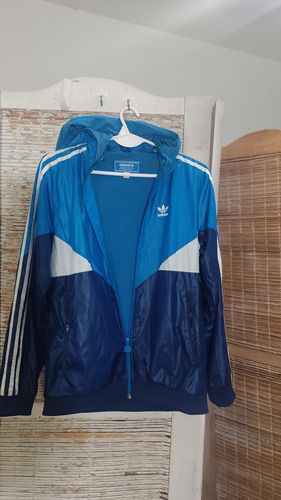 Campera adidas Rompe Viento Niños Otoño/invierno.