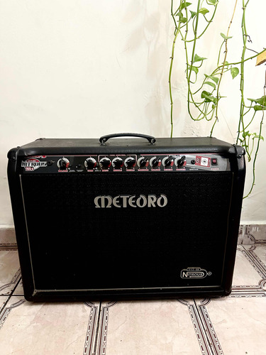 Amplificador Meteoro Nitrous Gs 160 + Pedal