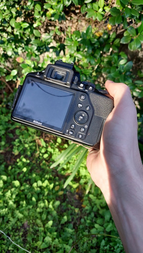 Nikon D3500 + Objetivo 70-300mm