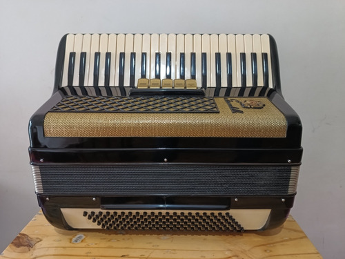 Acordeon Scandalli Italiano Triple Mussette