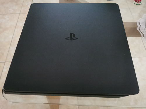 Play Station 4 Slim