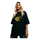 Playera  Con Estampado De Girasol Y Mariposa