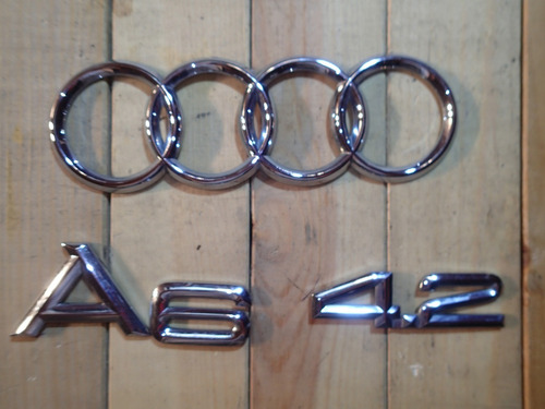 Emblema Audi  A6 2002 Foto 2
