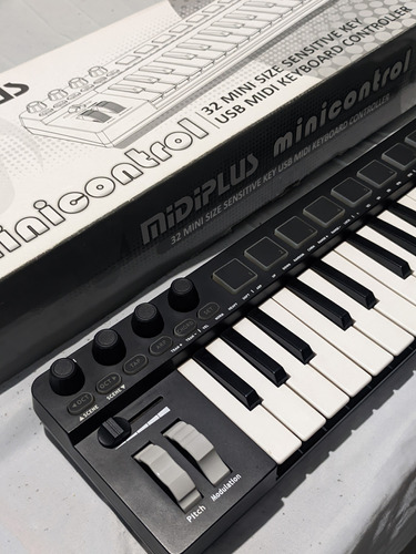 Teclado Midi Midiplus Minicontrol Usb 32