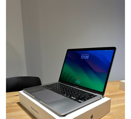 Apple Macbook Pro 13 Pulgadas 2020 Chip M1 256 Gb Ssd 8 Gb 