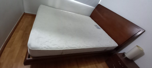 Cama Queen En Pino 10/10