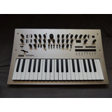 Teclado Sintetizador Korg Minilogue