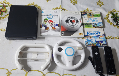 Nintendo Wii Color Negro + 4 Juegos + Kit 16 En 1